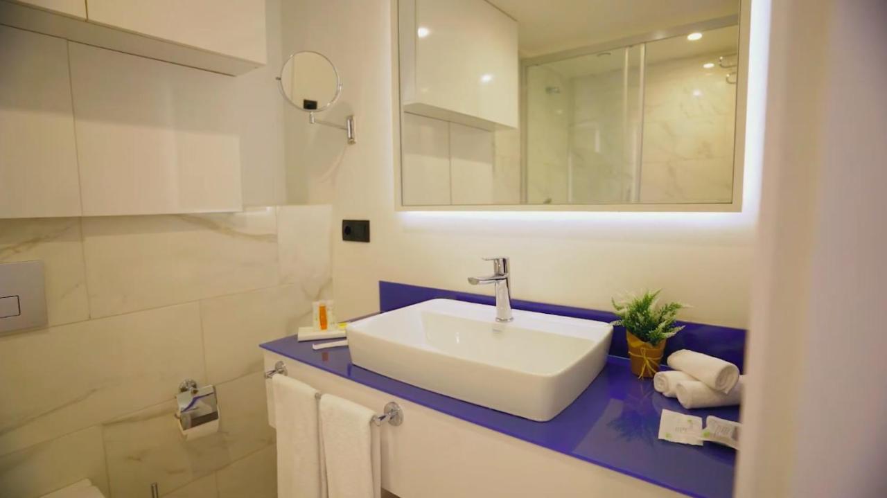 Aparthotel For Batumi Orbi City Kültér fotó