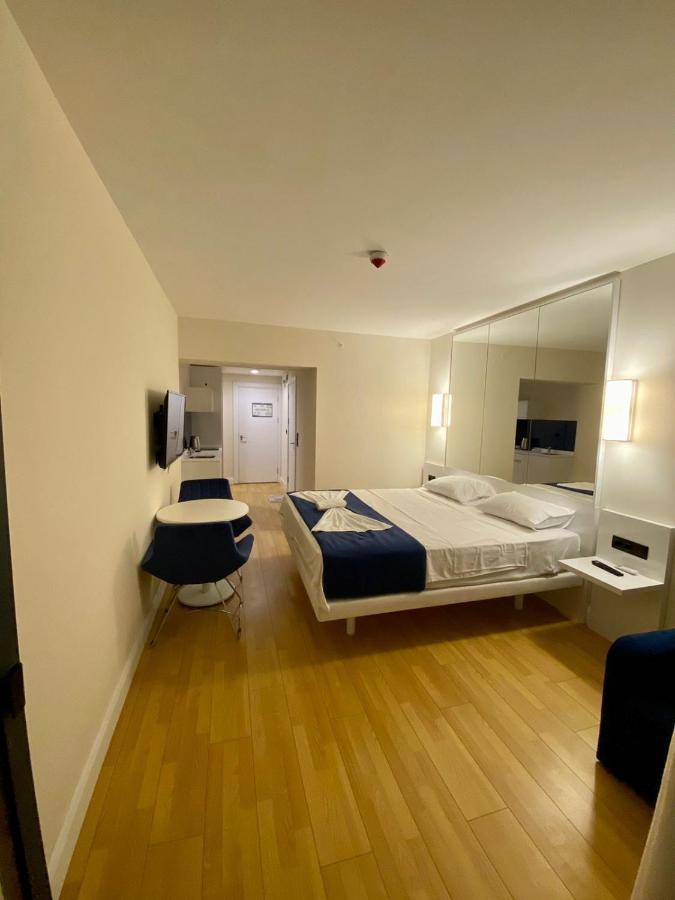 Aparthotel For Batumi Orbi City Szoba fotó